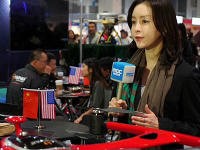 哈瓦无人机在美国CES展会上，接受美国NDR电视台采访